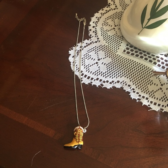 Jewelry - Super cute cowgirl boot necklace